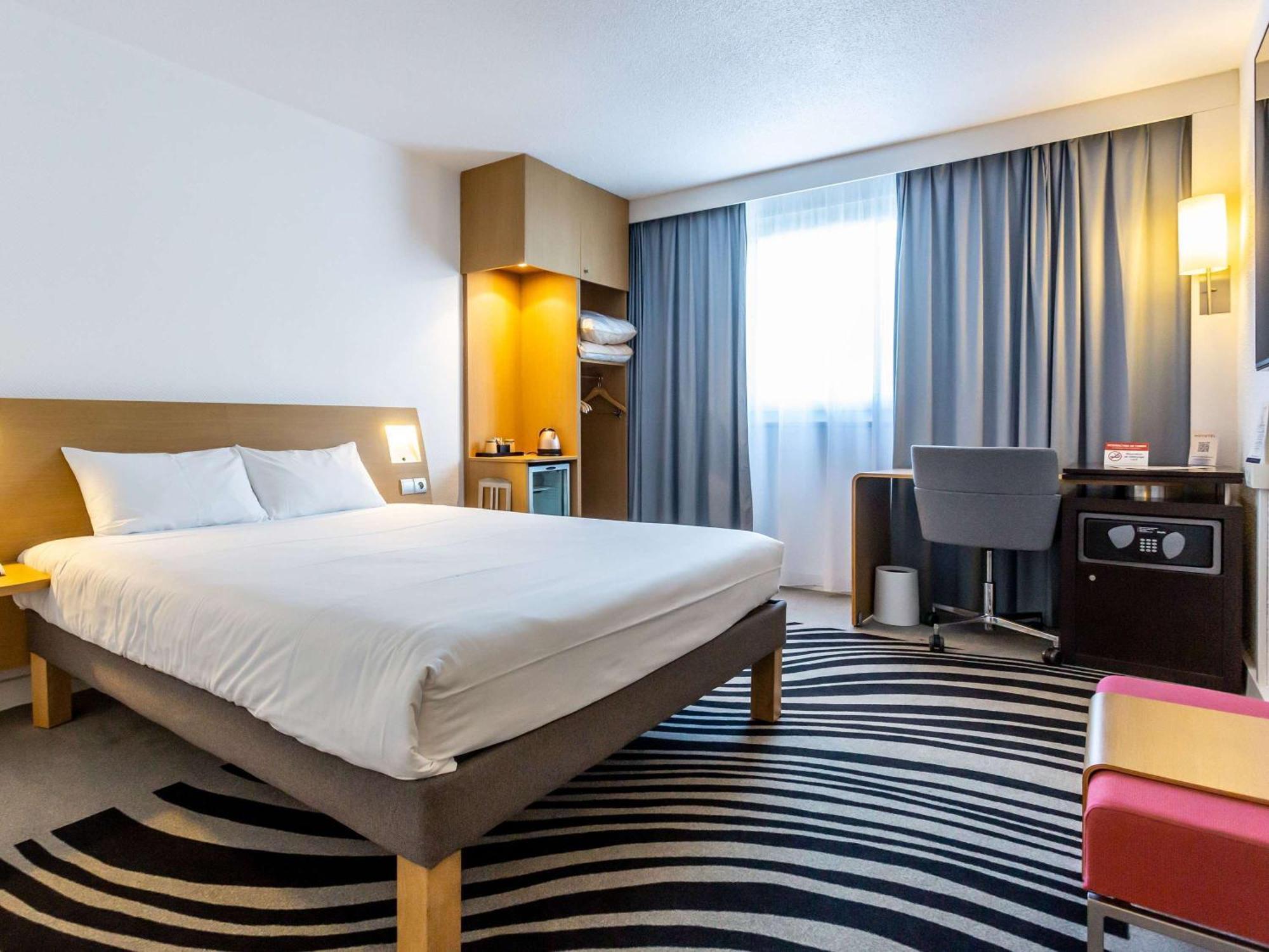 Novotel Bourges Exterior foto